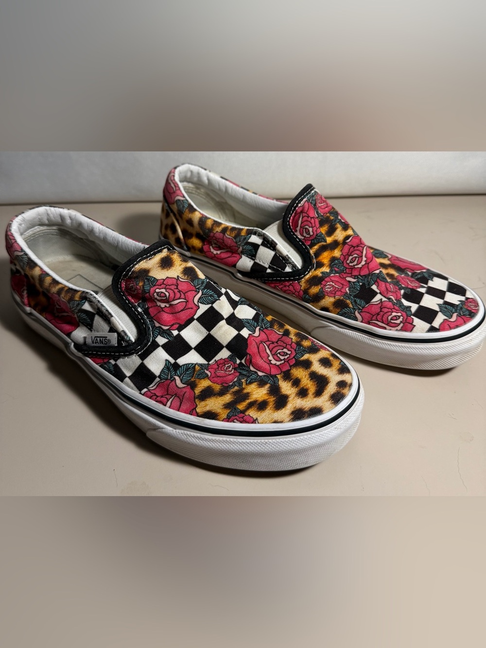 Vans Classic Slip On - Rose, Animal /Checkerboard Size US Men 5.5 - US Women 7
